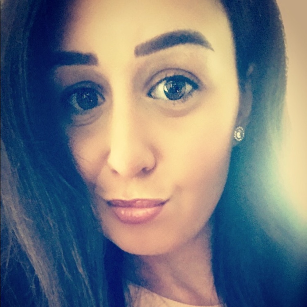 Meet your Posher, Renata